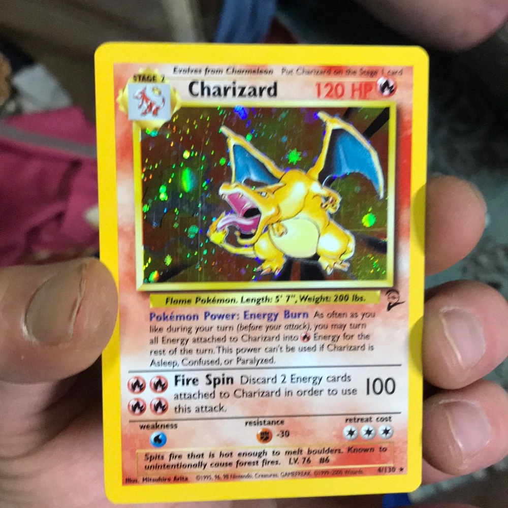 Holographic near Mint Base set 2 Pokémon Charizard